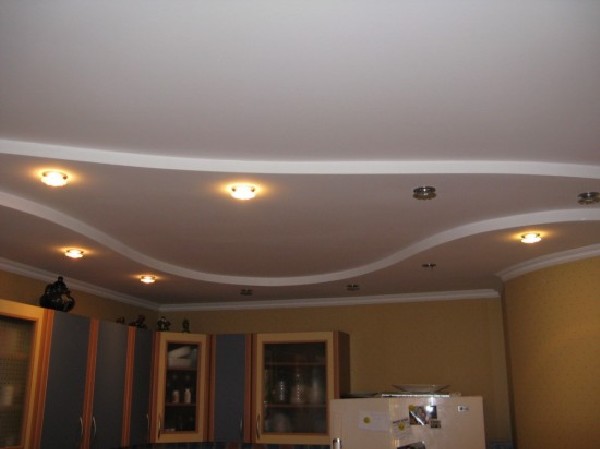 Потолок из гипсокартона. Кухня. Фото 9