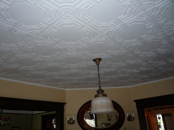 Потолок из пенополистирола в гостиной. Фото 22