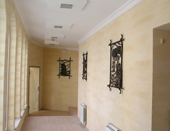 Декоративная штукатурка в коридоре. Фото 25