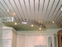 Реечный потолок. Кухня. Фото 15