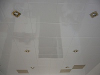 Белый кассетный потолок. Фото 29