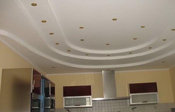 Потолок из гипсокартона на кухне.. Фото 35
