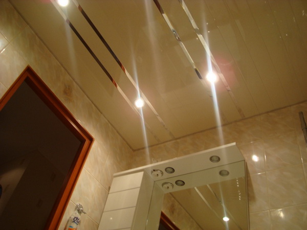 Реечный потолок. Ванная.  Фото 39