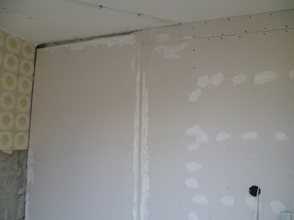 Выравнивание стен. Монтаж гипсокартона в комнате. Фото 16