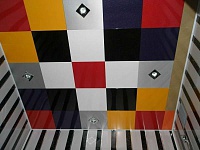 Разноцветный кассетный потолок. Фото 17
