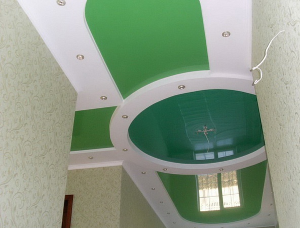 Многоуровневый потолок в коридоре. Фото 32