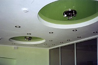Потолок из гипсокартона. Гостиная. Фото 5
