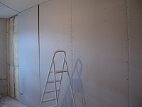 Выравнивание стен гипсокартоновыми листами. Фото 19