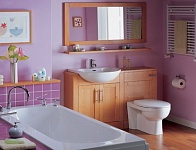 Стены окрашенные в розовый цвет. Ванная комната. Фото 7