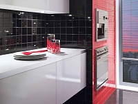 Настенная керамическая плитка на кухне. Красная и черная. Фото 14