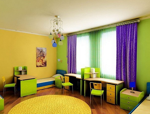 Крашеные стены в детской комнате в желтый и зеленый цвета. Фото 17