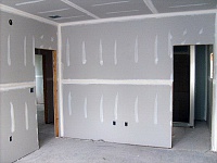 Выравнивание стен комнаты при помощи гипсокартона. Фото 6